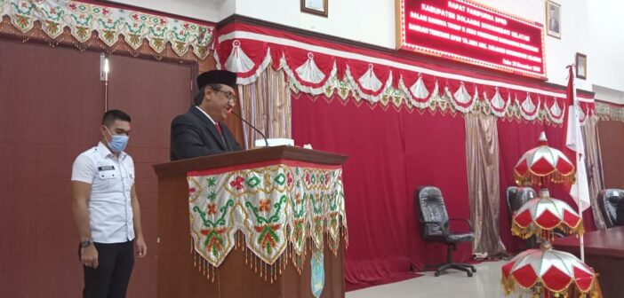 Pjs Bupati Bolsel Praseno Hadi saat memberikan penyampaian pada pembahasan Ranperda APBD 2021 Pemda Bolsel.
