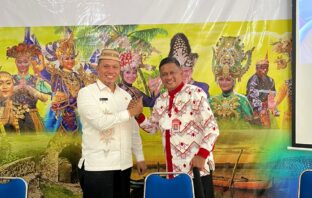 Menjalin kerjasama dan komitmen untuk membangun bersama, Kepala Dinas Pariwisata Bolsel Yayuk Kadullah mendapat respons positif oleh Kepala Dinas Pariwisata Provinsi Gorontalo Rifli Katili.