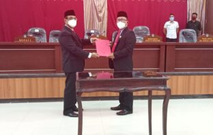 Hasil pembahasan Ranperda APBD 2021 Pemda Bolsel disetujui oleh DPRD Bolsel untuk ditetapkan menjadi Perda APBD 2021.