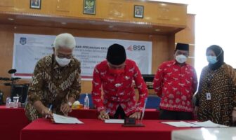 Pemda Bolsel - Bank Sulutgo kian solid. Acara penandatanganan kerja sama Pemda Bolsel - Bank Sulutgo. (Foto: Diskominfo Bolsel)
