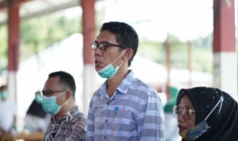 Ketua Komisi II DPRD Bolsel Zulkarnain Kamaru saat mengawal Musrenbang Kecamatan