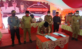 Bupati Bolsel Hi Iskandar Kamaru SPt