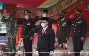 Himat. Bupati Bolsel Hi Iskandar Kamaru Spt menjadi inspektur upcara para peringatan Hari Pahlawan 10 November 2021.