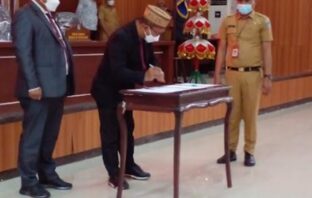 Rapar Paripurna tentang Ranperda pemilihan kepala desa juga diikuti oleh sejumlah pimpinan organisasi pemerintah daerah.