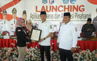 Bupati Bolaang Mongondow Selatan (Bolsel) Hi Iskandar Kamaru SPt MSi meluncurkan aplikasi SILARAS.