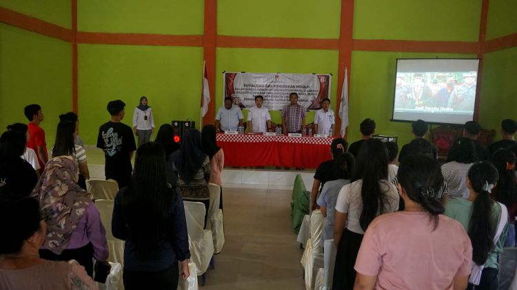 Suasana pelaksanaan sosialisasi KPU Bolmong bersama orang tua warga dan pemuda di Desa Pusian. (Foto: Instink.net)