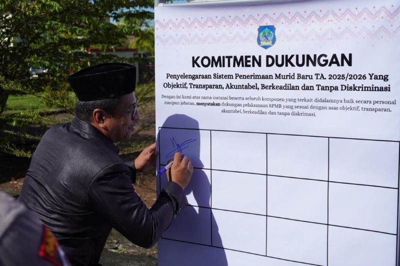 Asisten I Alsyafri Kadullah memberikan dukungan dalam peningkatan mutu pendidikan di Kabupaten Bolsel. (Foto: IST)