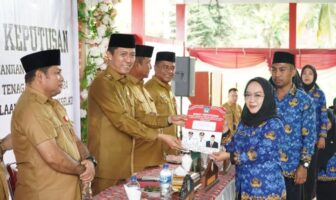 Penyerahan SK kepada 262 PPPK Bolsel tahun 2025 menunjukkan peran Pemda Bolsel dalam meningkatkan kesejahteraan masyarakat di Bolsel, Selasa (10/6/2025). (Foto: IST)