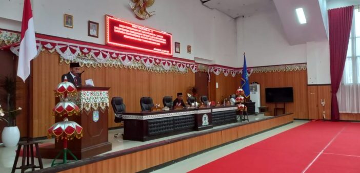 Rapat paripurna tingkat satu DPRD Bolsel membahas Ranperda pencapaian program pemerintah tahun anggaran 2024, Rabu (18/6/2025). (Foto: IST)