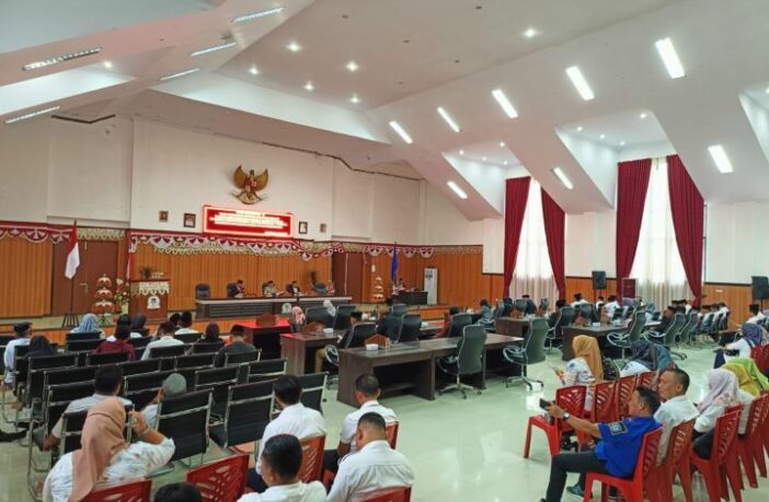 Suasana rapat paripurna tentang penetapan APBD Perubahan Tahun Anggaran 2025 menjadi Perda, diikuti oleh seluruh stakeholder dan Forkopimda Bolsel, Rabu 23 Juli 2025. (Foto: IST)