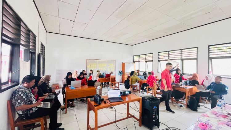 Proses pembelajaran mendalam diikuti secara antusias oleh para guru dan kepala sekolah. (Foto: IST)