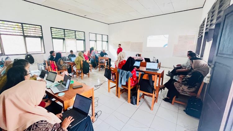 Suasana pelaksanaan pembekalan peningkatan pendalaman pembelajaran yang diikuti oleh guru dan kepala sekolah di Bolsel. (Foto: IST)