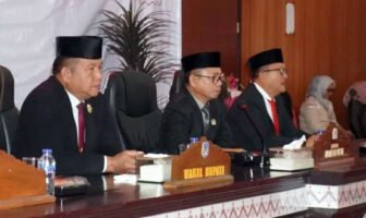 Pimpinan DPRD Bolsel bersama bupati dan wakil bupati Bolsel saat menyaksikan video siaran langsung tentang pidato kenegaraan RI oleh Presiden Prabowo Subiantom Jumat 15 Agustus 2025. (Foto: IST)