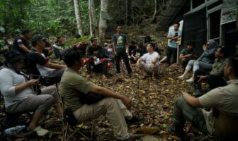 PEREDAM dan PT J Resources BM berdiskusi membahas tentang masa depan burung Maleo di Batumanangis, Jumat 24 Februari 2026. (Foto: Faisal Manoppo/Instink.net)
