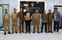 Jajaran petinggi PT JRBM bersama Ketua Komisaris Bolsel FC dan Ketua PSSI Bolsel siap memenangkan Bolsel FC melenggang ke Liga 4 Nasional. (Foto: Humas JRBM