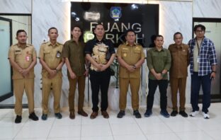 Jajaran petinggi PT JRBM bersama Ketua Komisaris Bolsel FC dan Ketua PSSI Bolsel siap memenangkan Bolsel FC melenggang ke Liga 4 Nasional. (Foto: Humas JRBM
