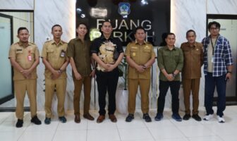 Jajaran petinggi PT JRBM bersama Ketua Komisaris Bolsel FC dan Ketua PSSI Bolsel siap memenangkan Bolsel FC melenggang ke Liga 4 Nasional. (Foto: Humas JRBM