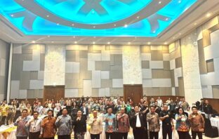 Wabup Bolsel Deddy Abdul Hamid mendukung dalam upaya peningkatan produktivitas varietas kelapa dalam meningkatkan prekonomian di Bolsel, Kamis (30/7/2026). (Foto: IST)