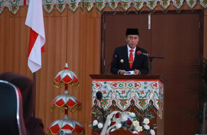 Bupati Bolssl Iskandar Kamaru saat memberikam sambutan dalam rapar paripurna Pembicaraan Tingkat II di DPRD Bolsel, 14 Agustus 2026. (Foto:IST)