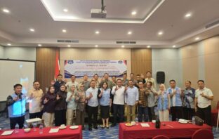 20 Anggota DPRD Bolsel mengikuti pelaksanaan bimtek mengenai peningkatan kapasitas tiga tugas dan fungsi legislatif yang dilaksanakan di Ball Room Swiss Bell Hotel, Manado, Rabu 14 Oktober 2026. (Foto: IST)